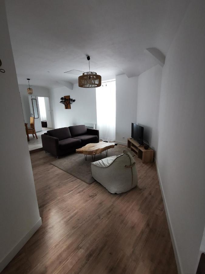 Le Nica Apartment Trelaze Bagian luar foto