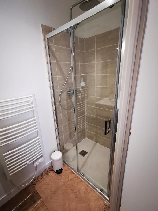 Le Nica Apartment Trelaze Bagian luar foto